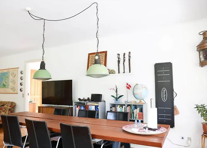 16600-1-farevejle-brombaervej-6 Дом отдыха *