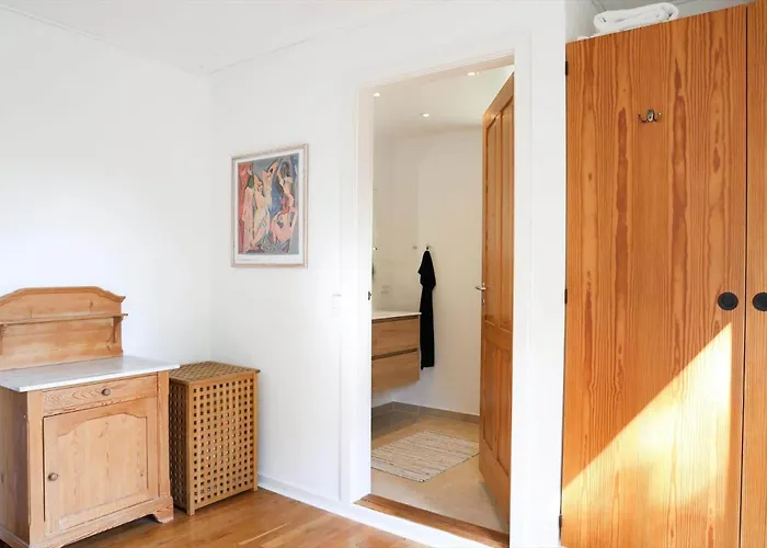 16600-1-farevejle-brombaervej-6 Дом отдыха *